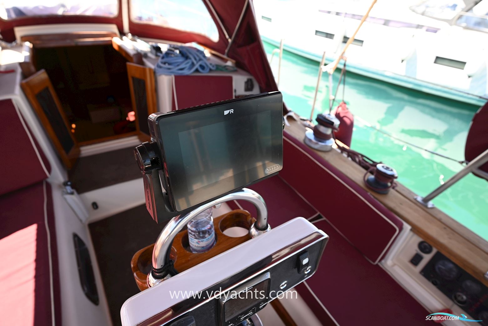Island Packet 38