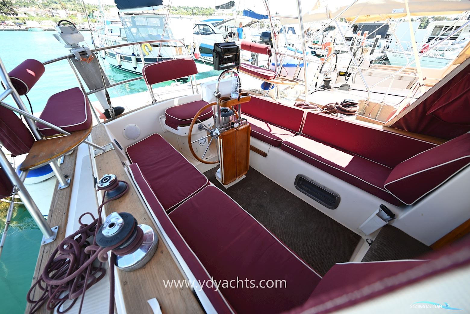 Island Packet 38