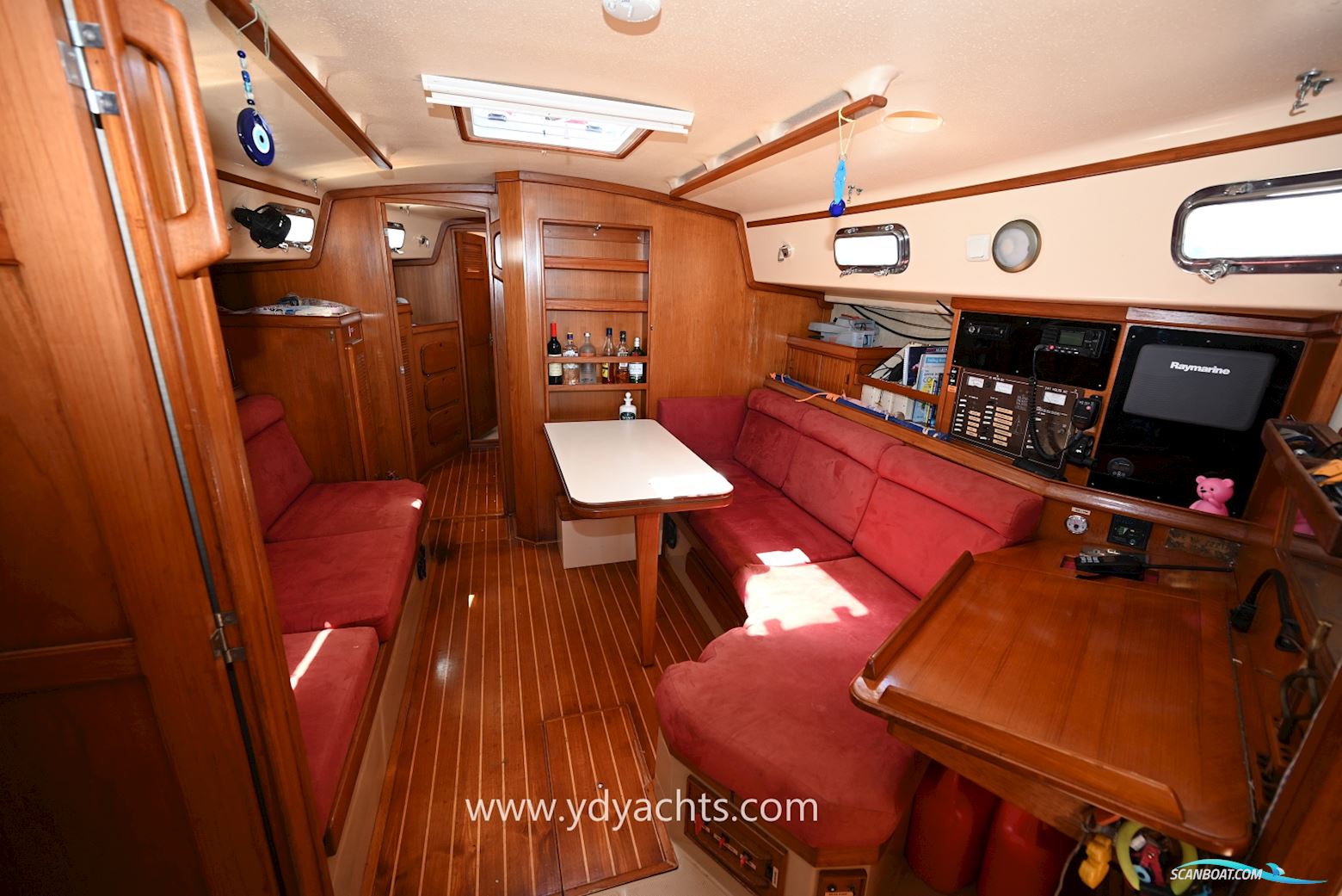Island Packet 38