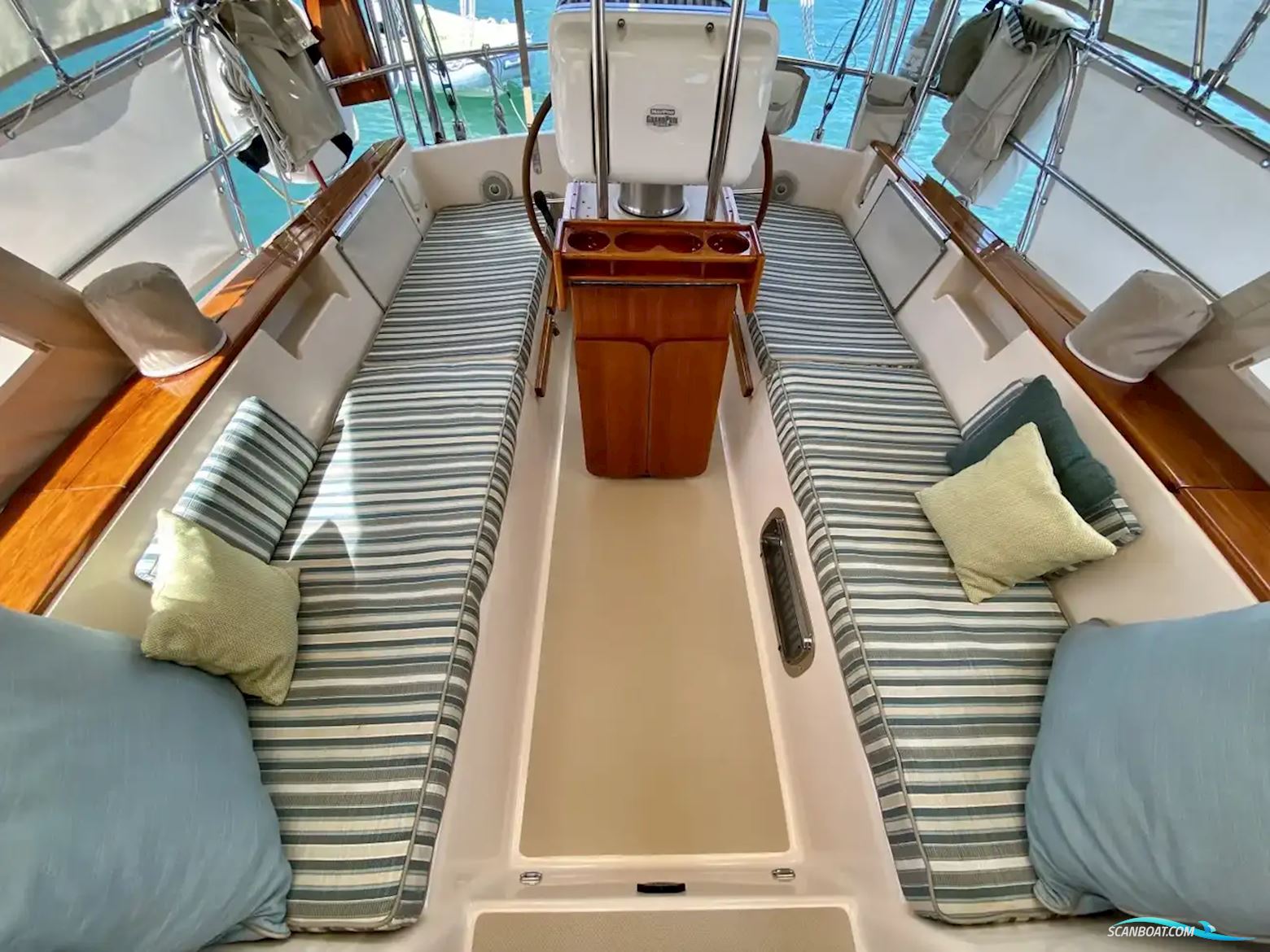 Island Packet 40