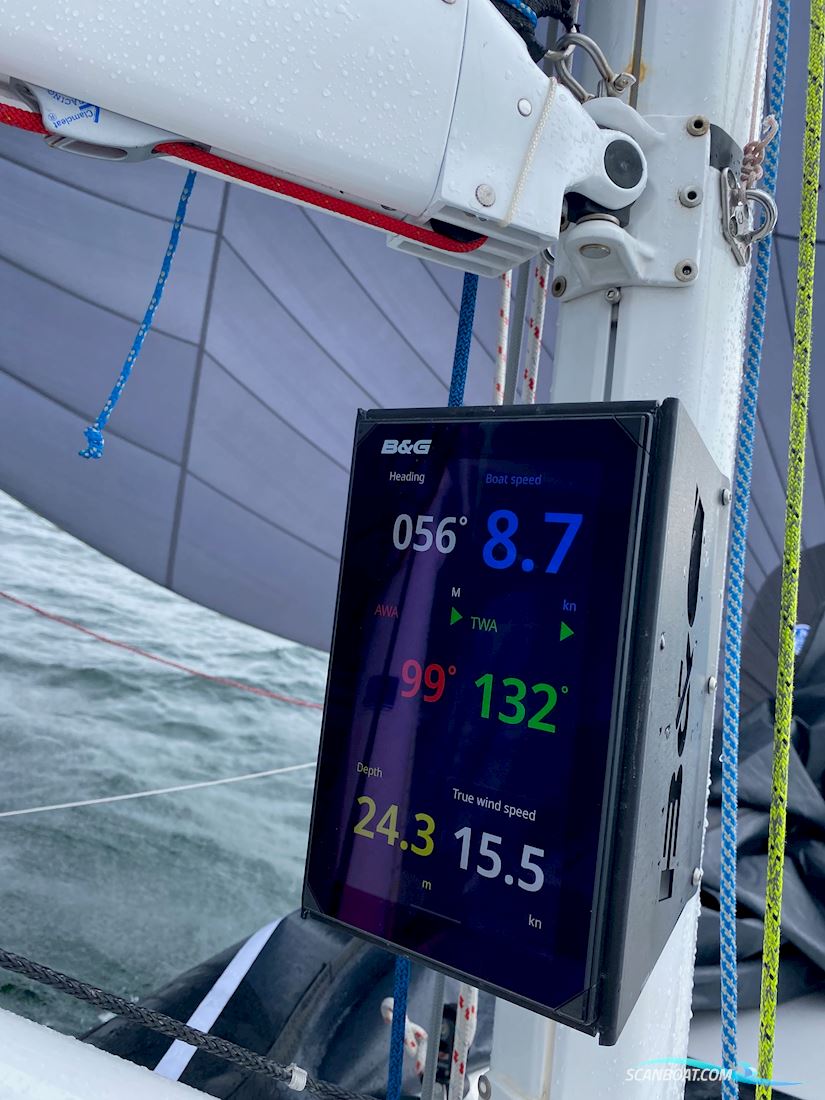 J Boats J 9