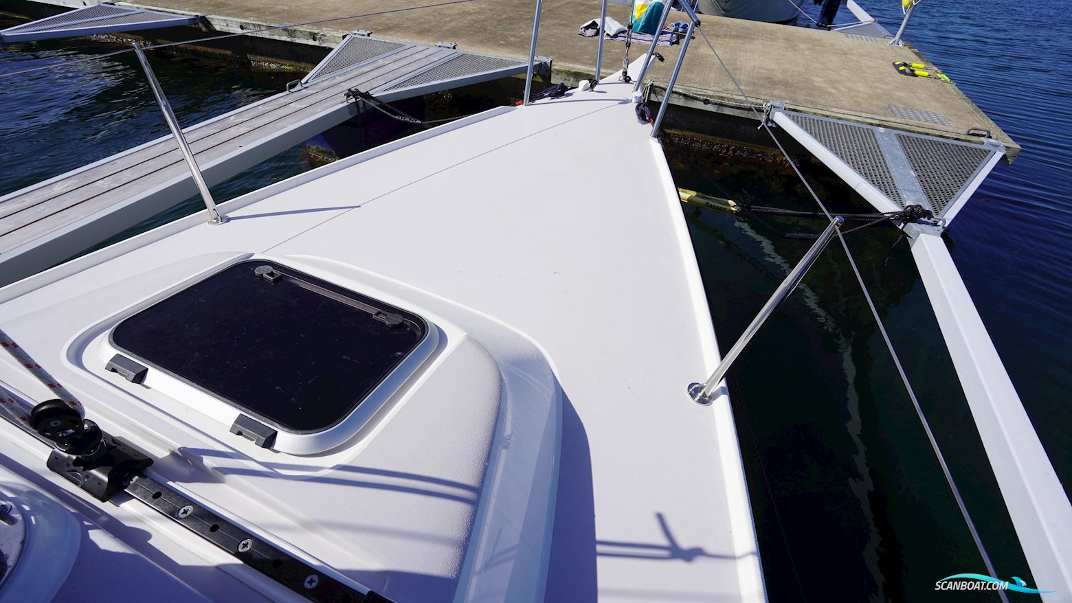 J Boats J 9