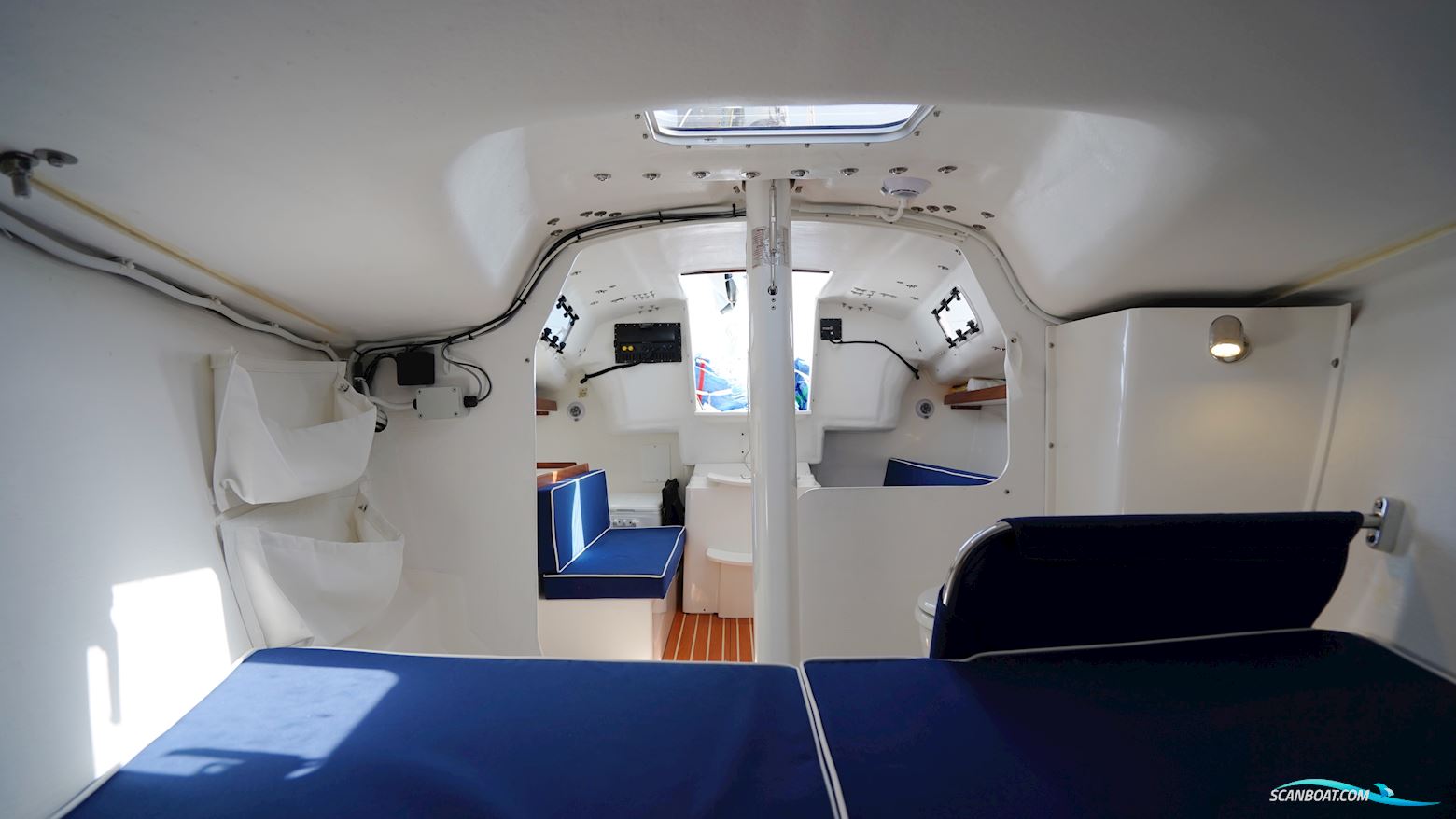 J Boats J 9