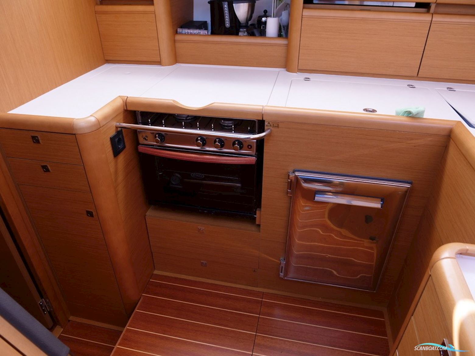 Jeanneau 57 Version 3 Cabin