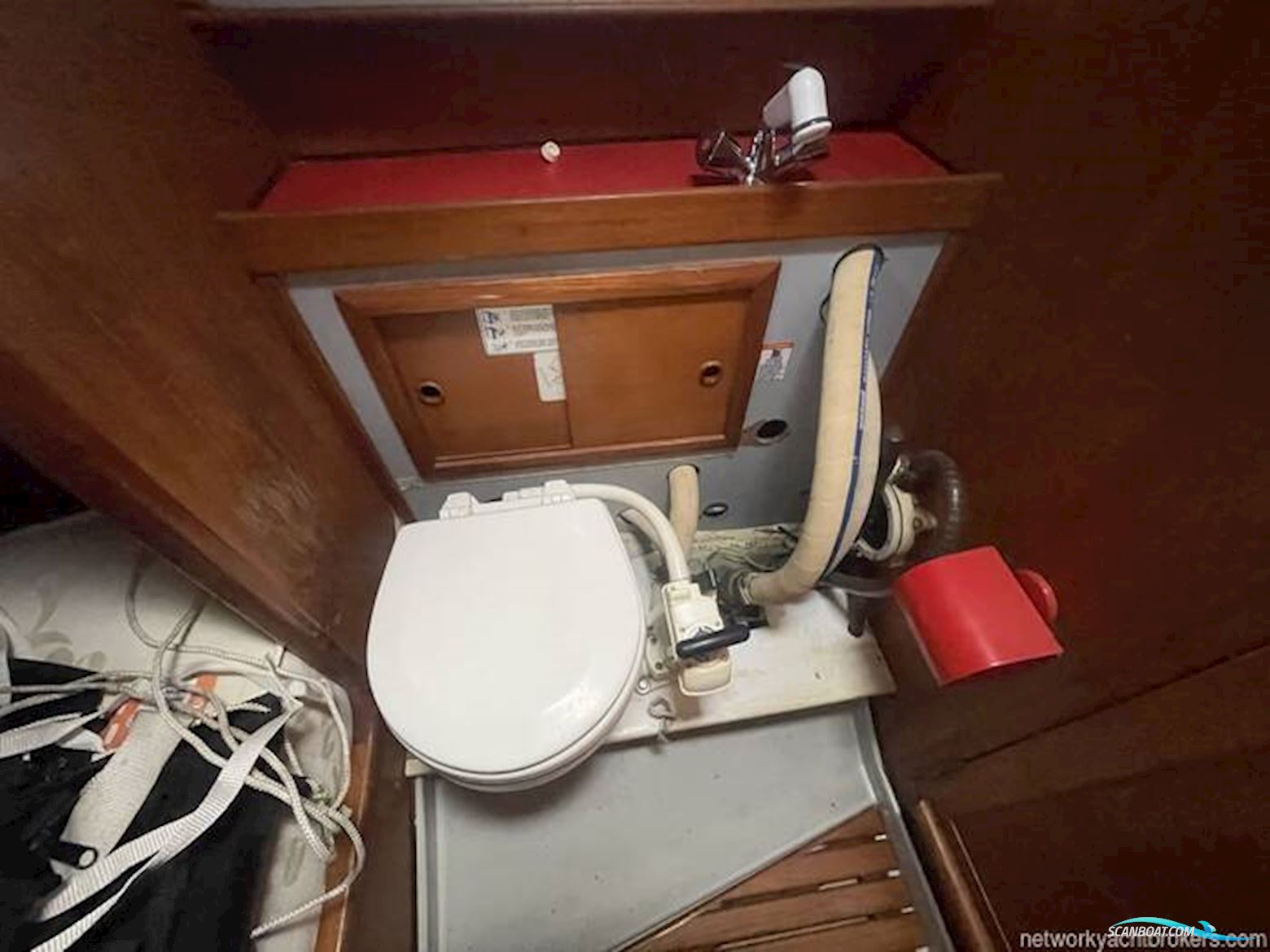 Jeanneau Olympic Sea 42 Sun Legend Hull