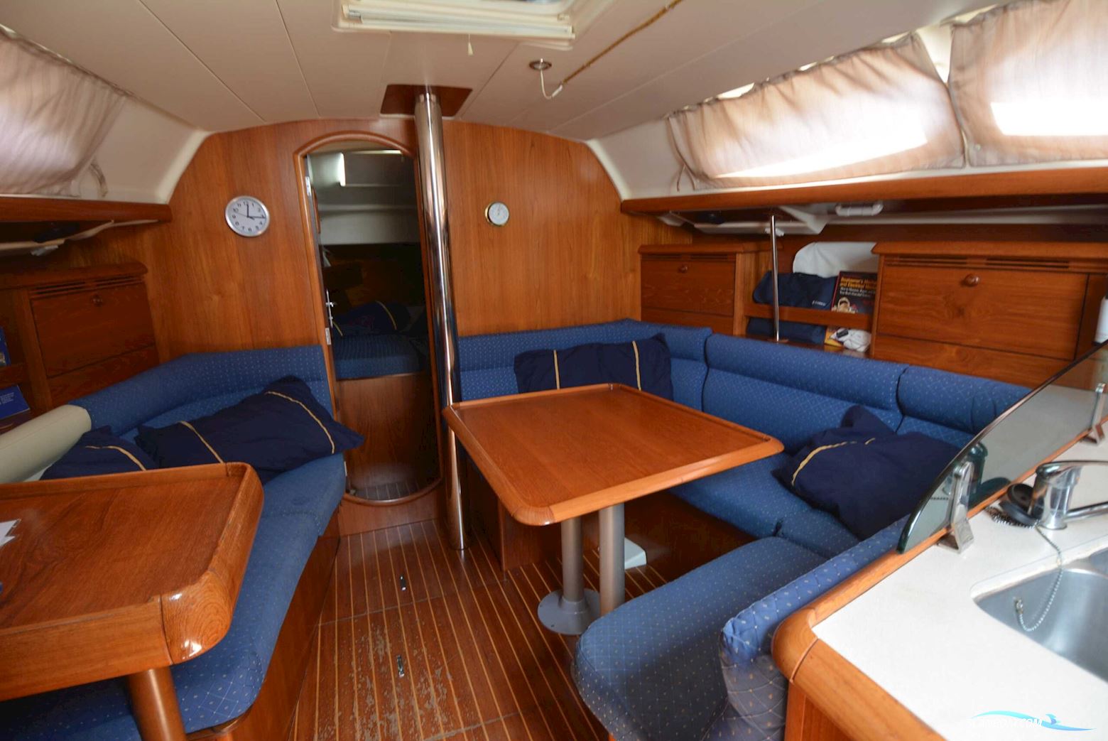 Jeanneau Sun Odyssey 37