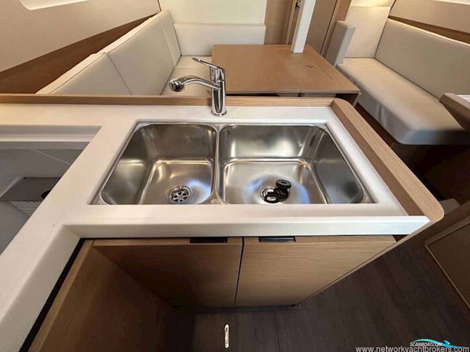 Jeanneau Sun Odyssey 380