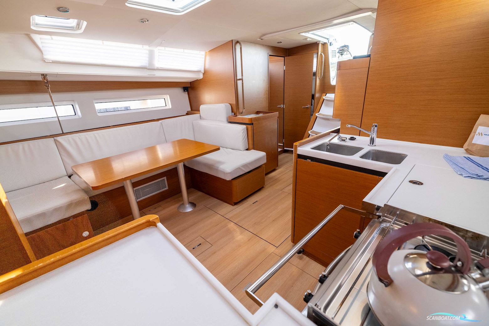 Jeanneau Sun Odyssey 380