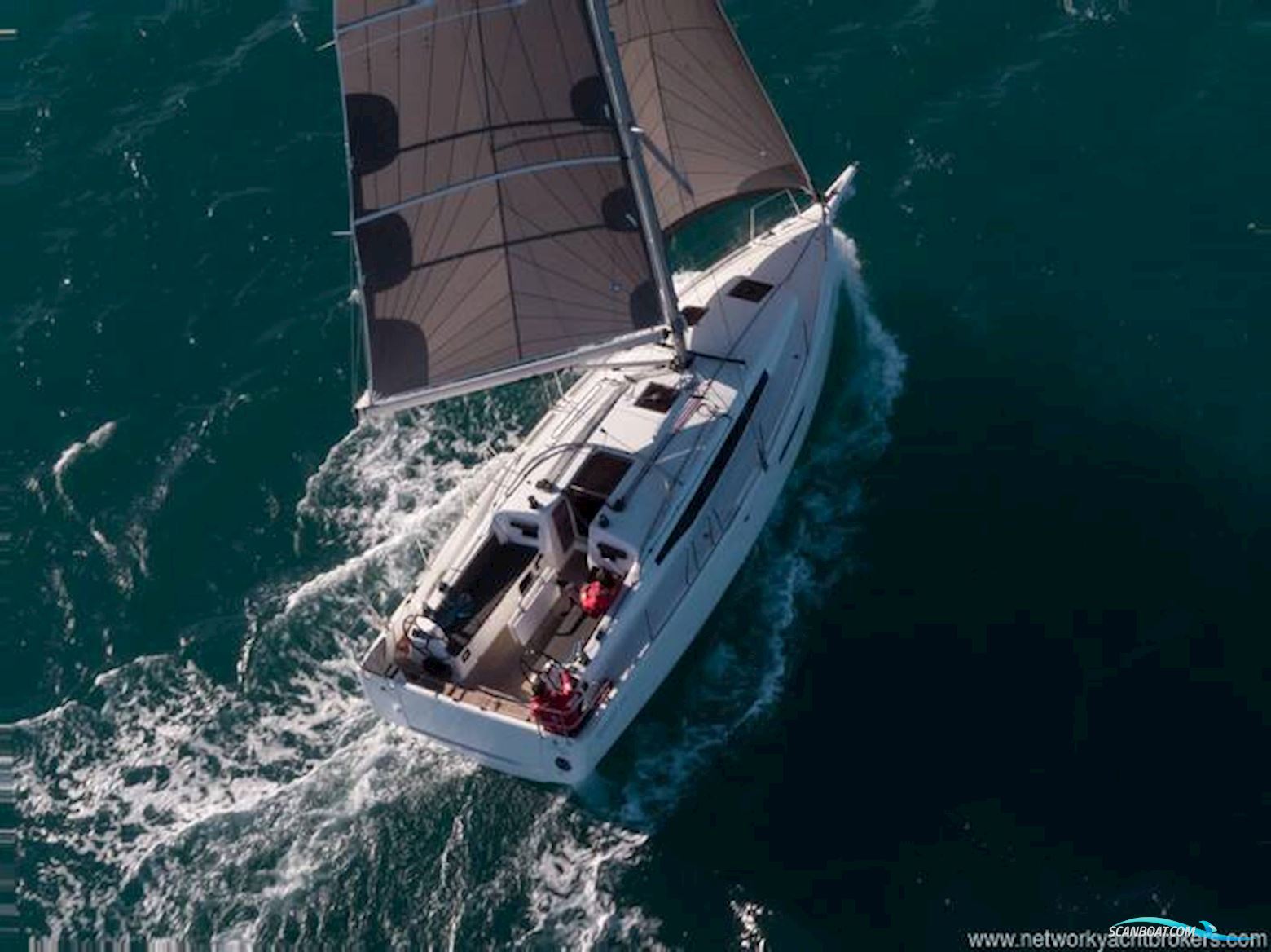 Jeanneau Sun Odyssey 380