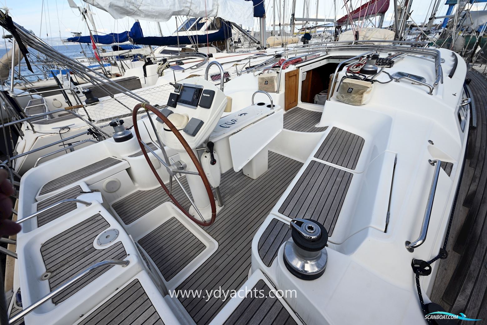 Jeanneau Sun Odyssey 43 DS Legende