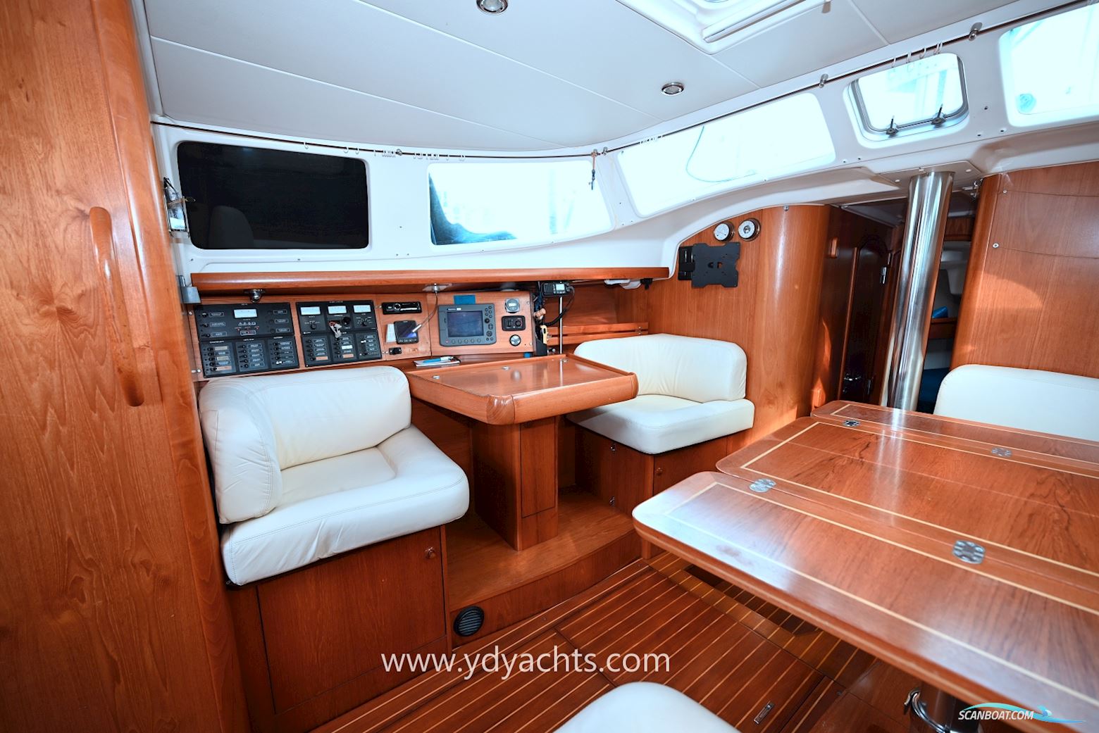 Jeanneau Sun Odyssey 43 DS Legende