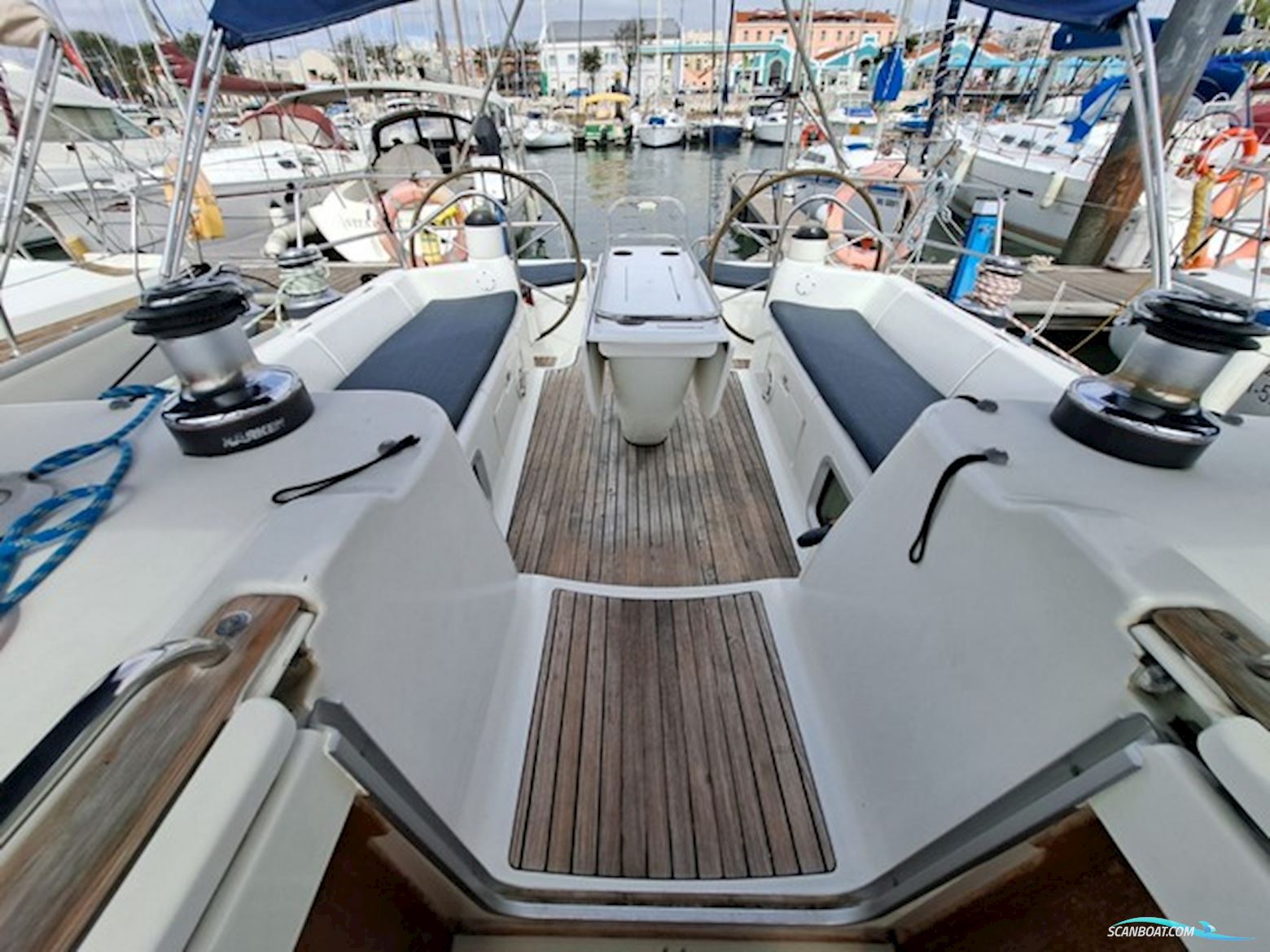 Jeanneau Sun Odyssey 43