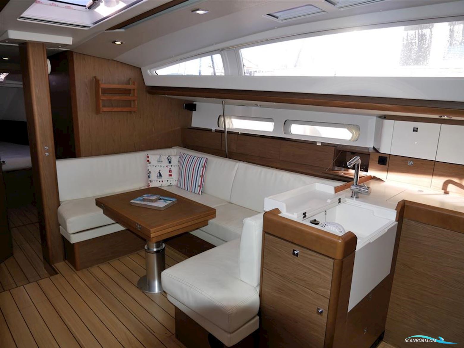 Jeanneau Sun Odyssey 44DS