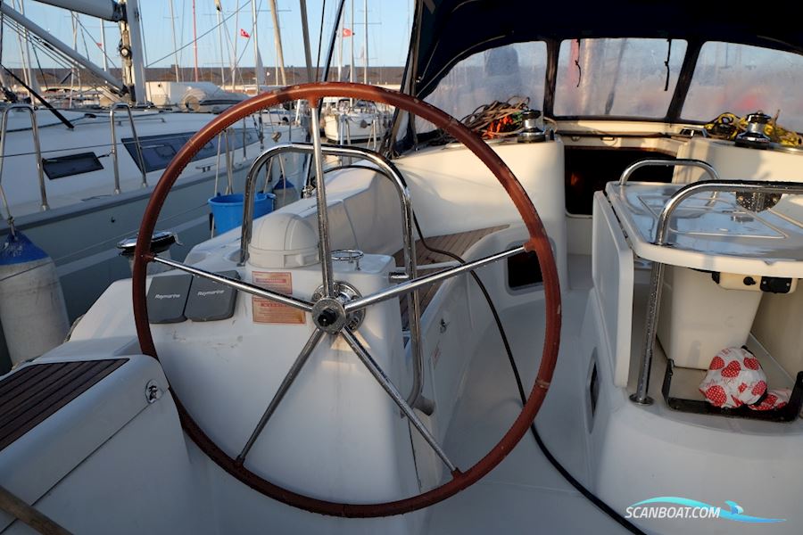 Jeanneau Sun Odyssey 44i Owners Version