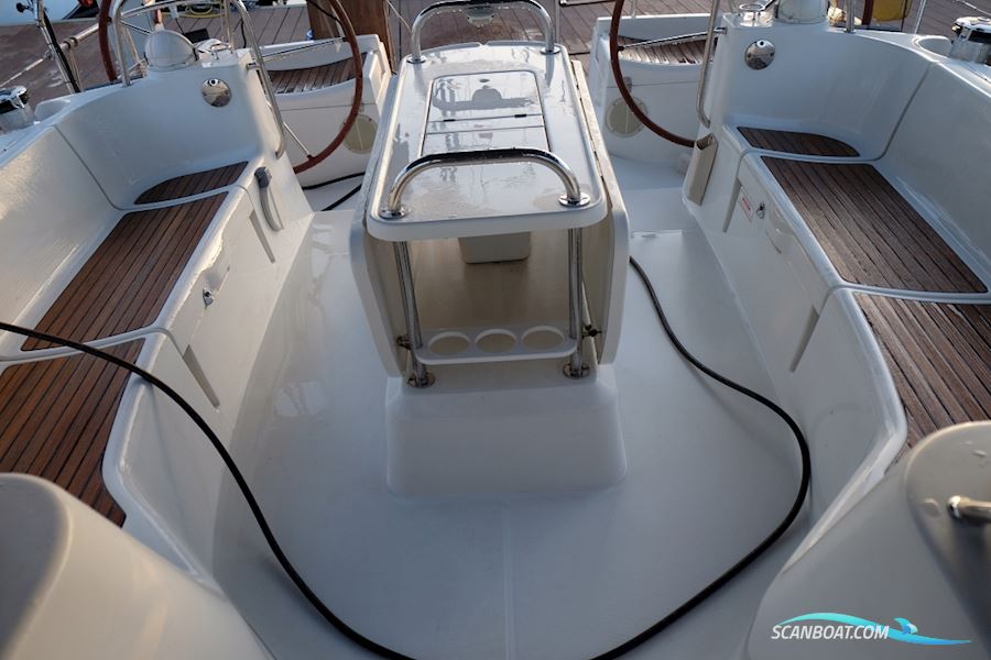 Jeanneau Sun Odyssey 44i Owners Version