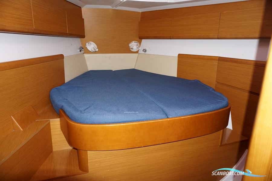 Jeanneau Sun Odyssey 44i Owners Version