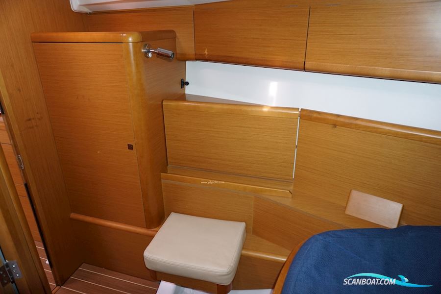 Jeanneau Sun Odyssey 44i Owners Version