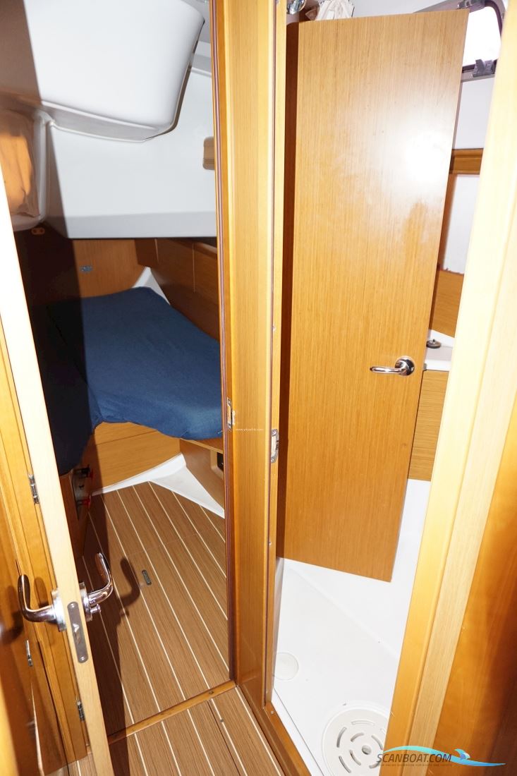 Jeanneau Sun Odyssey 44i Owners Version