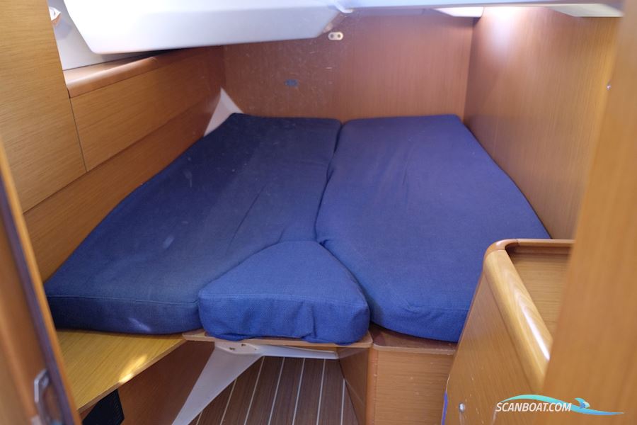 Jeanneau Sun Odyssey 44i Owners Version