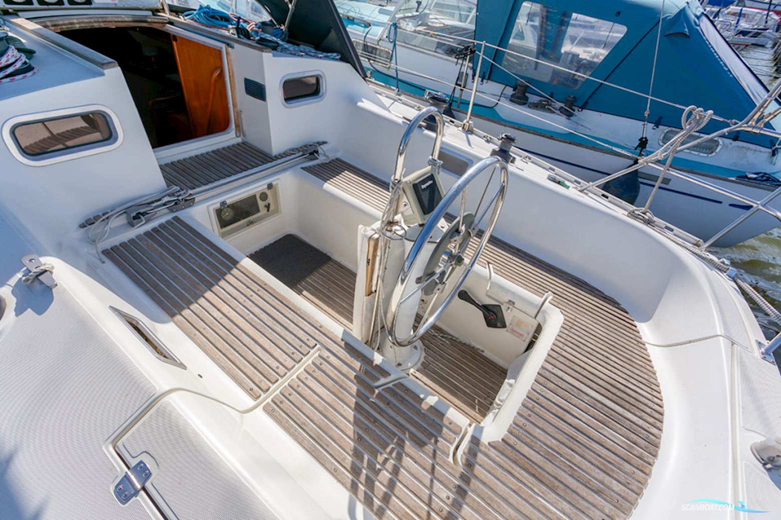 Jeanneau Sunshine 38 centerboard
