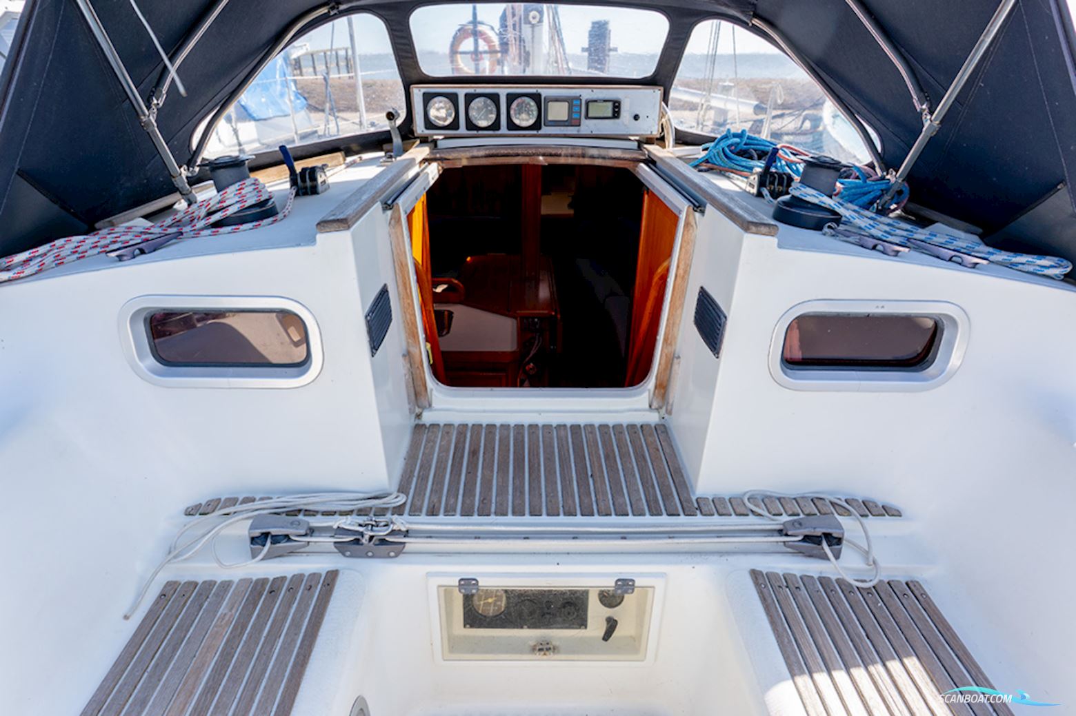 Jeanneau Sunshine 38 centerboard