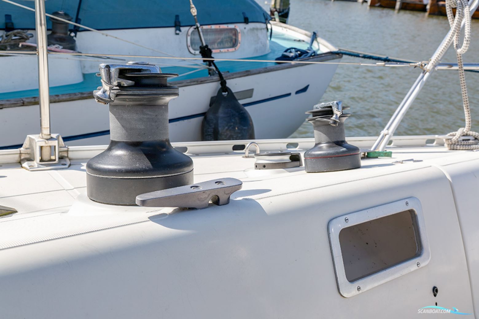 Jeanneau Sunshine 38 centerboard