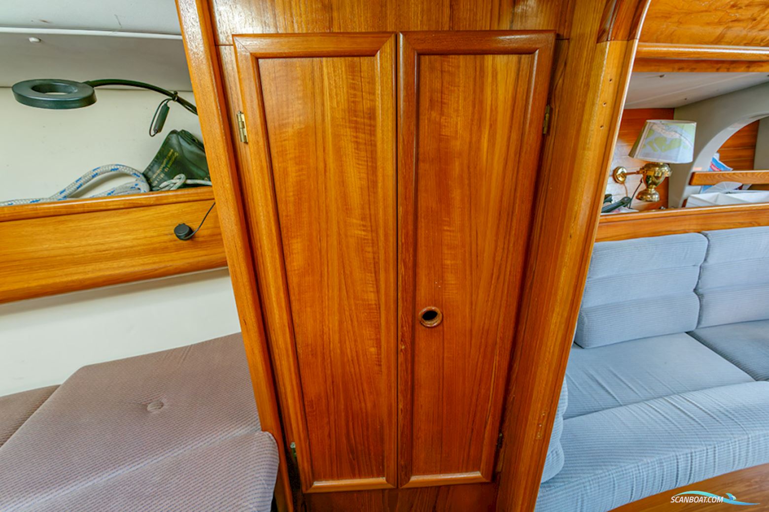 Jeanneau Sunshine 38 centerboard
