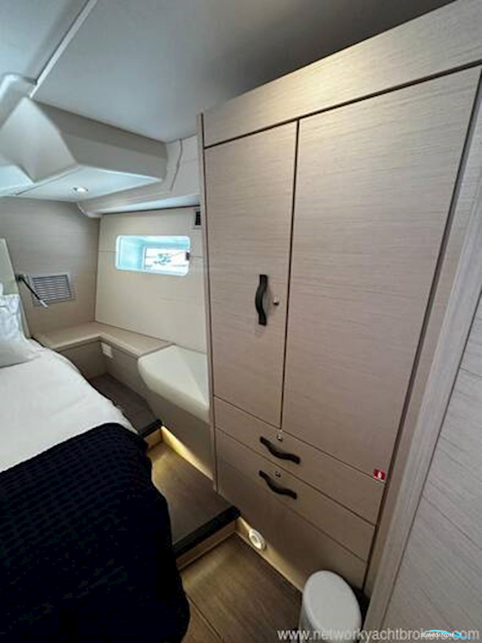 Jeanneau Yacht 54