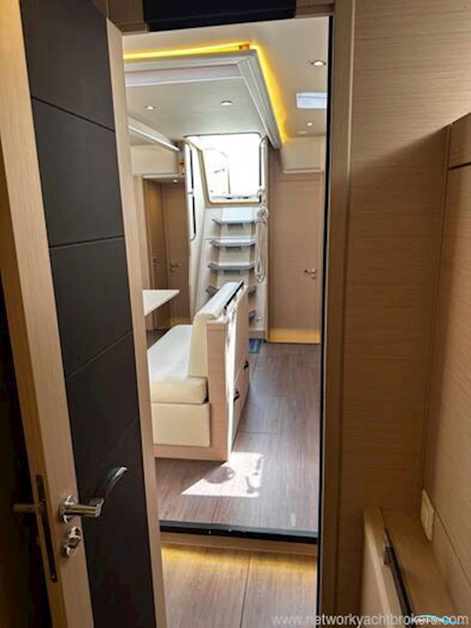 Jeanneau Yacht 54