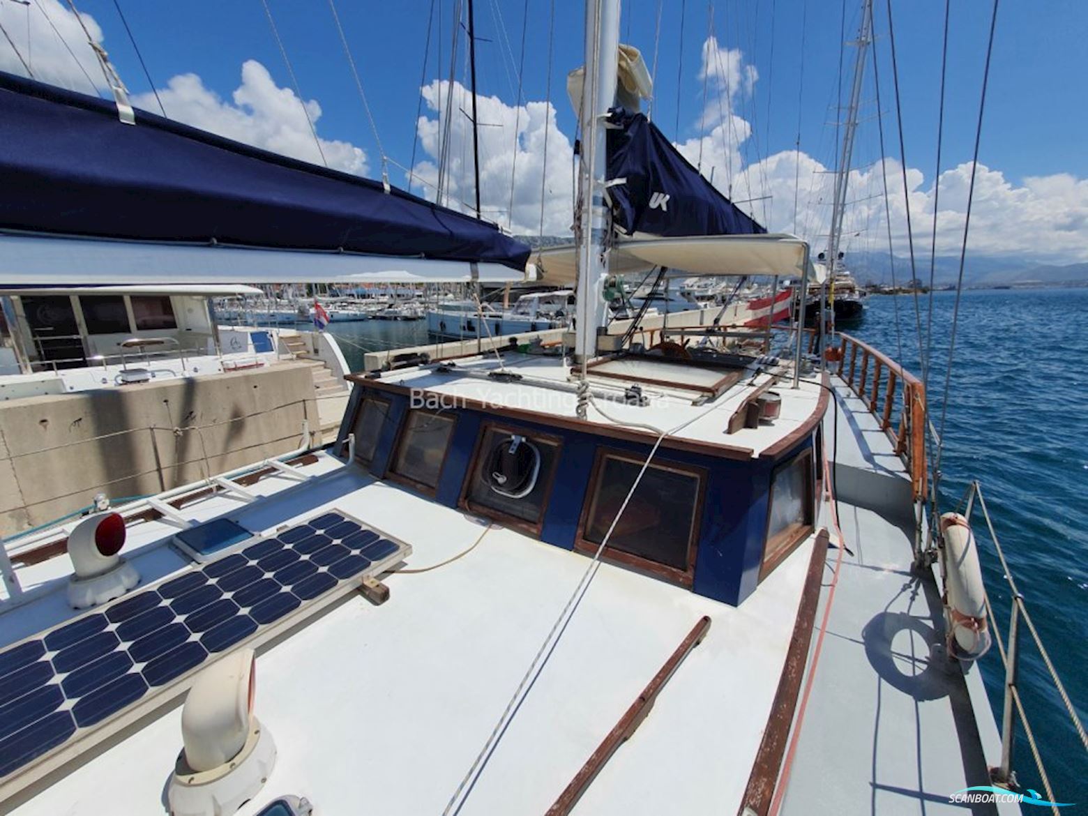 KETCH PILOTHOUSE 49
