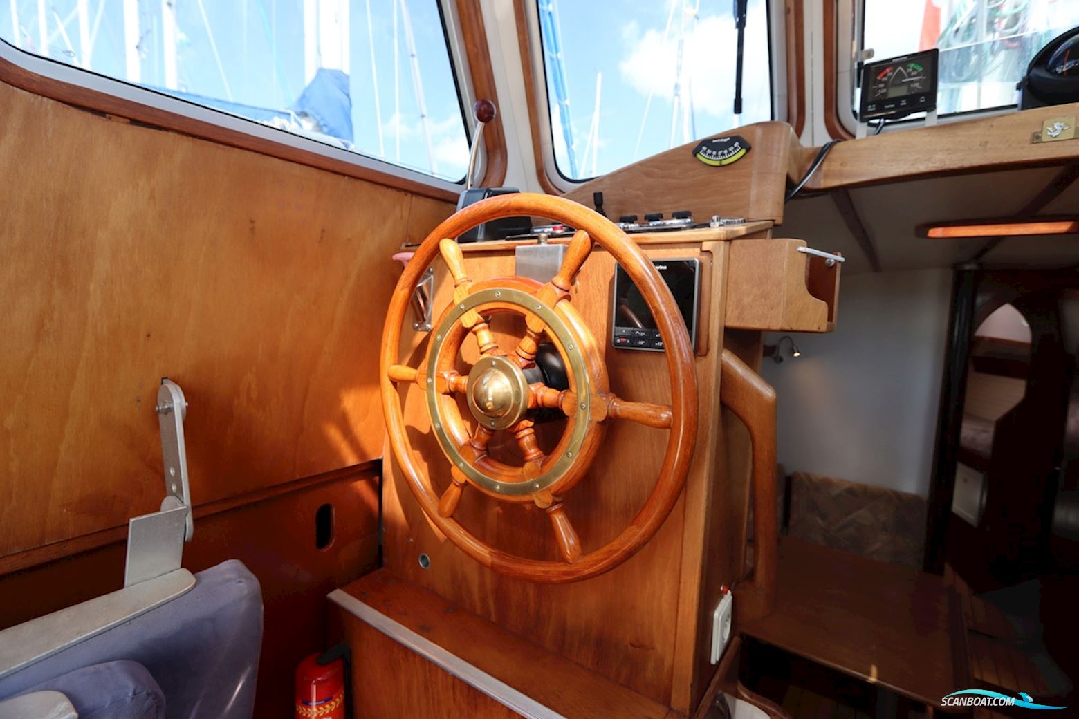 Koopmans 33 Deck Salon