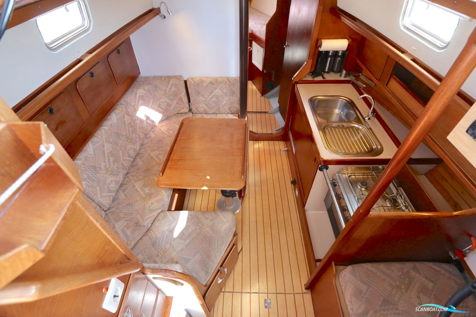 Koopmans 33 Deck Salon