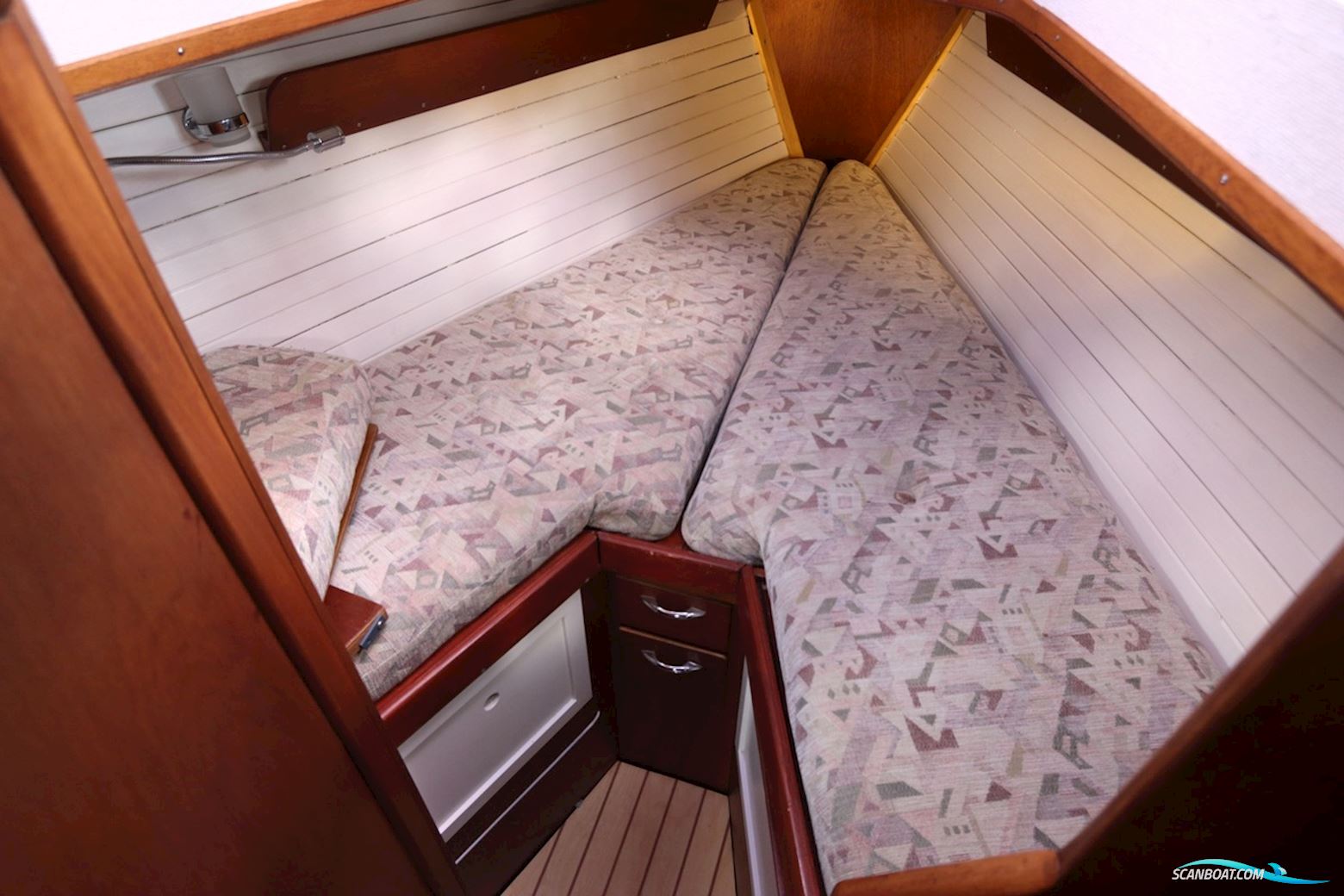 Koopmans 33 Deck Salon