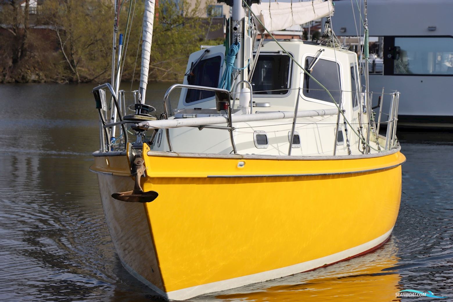 Koopmans 33 Deck Salon