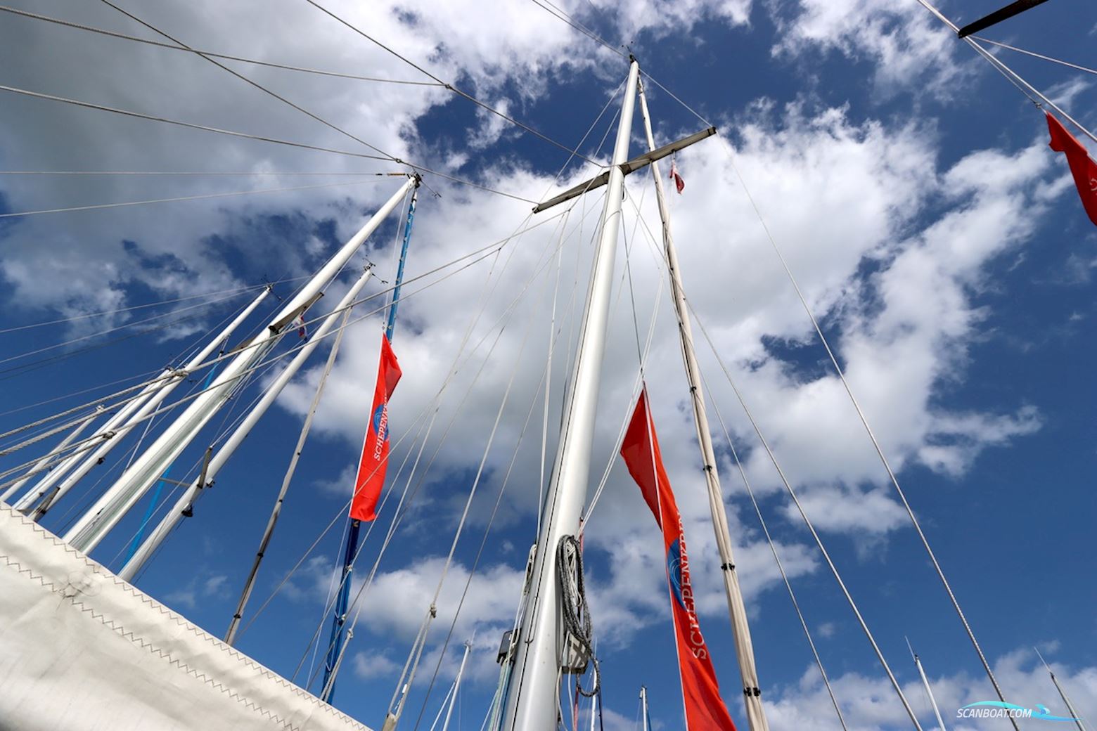 Koopmans 33 Deck Salon