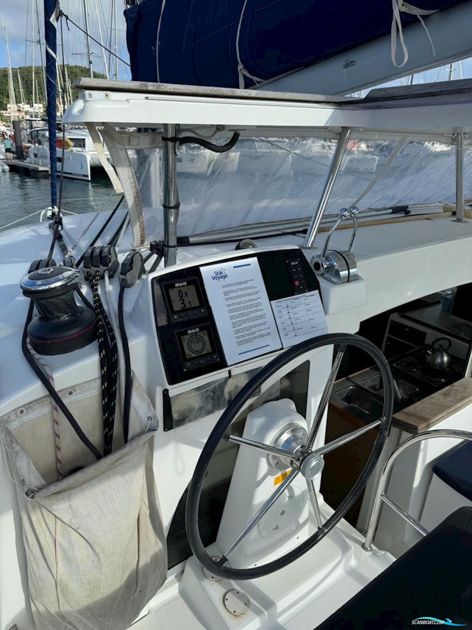 LAGOON  380