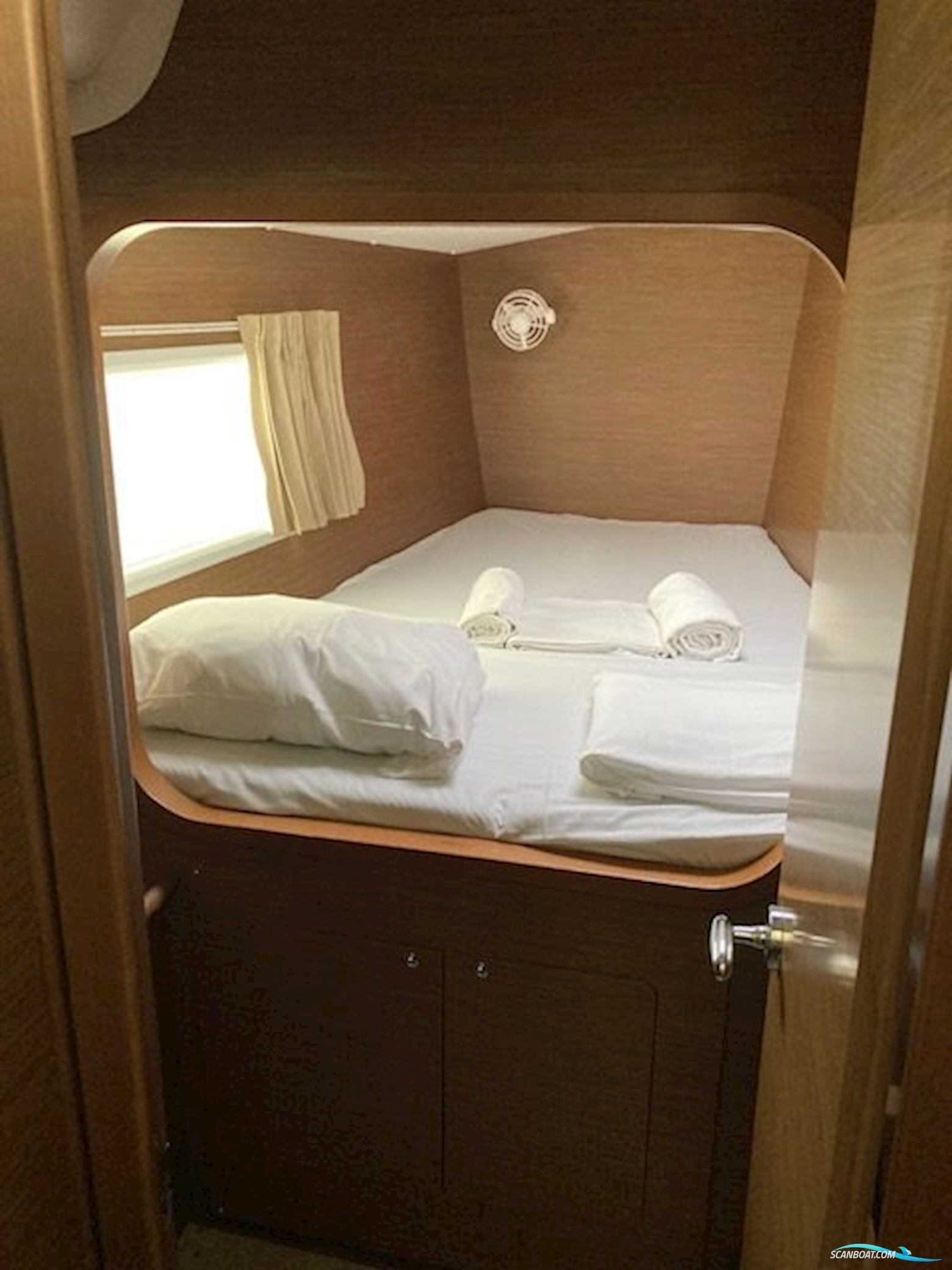 LAGOON  380