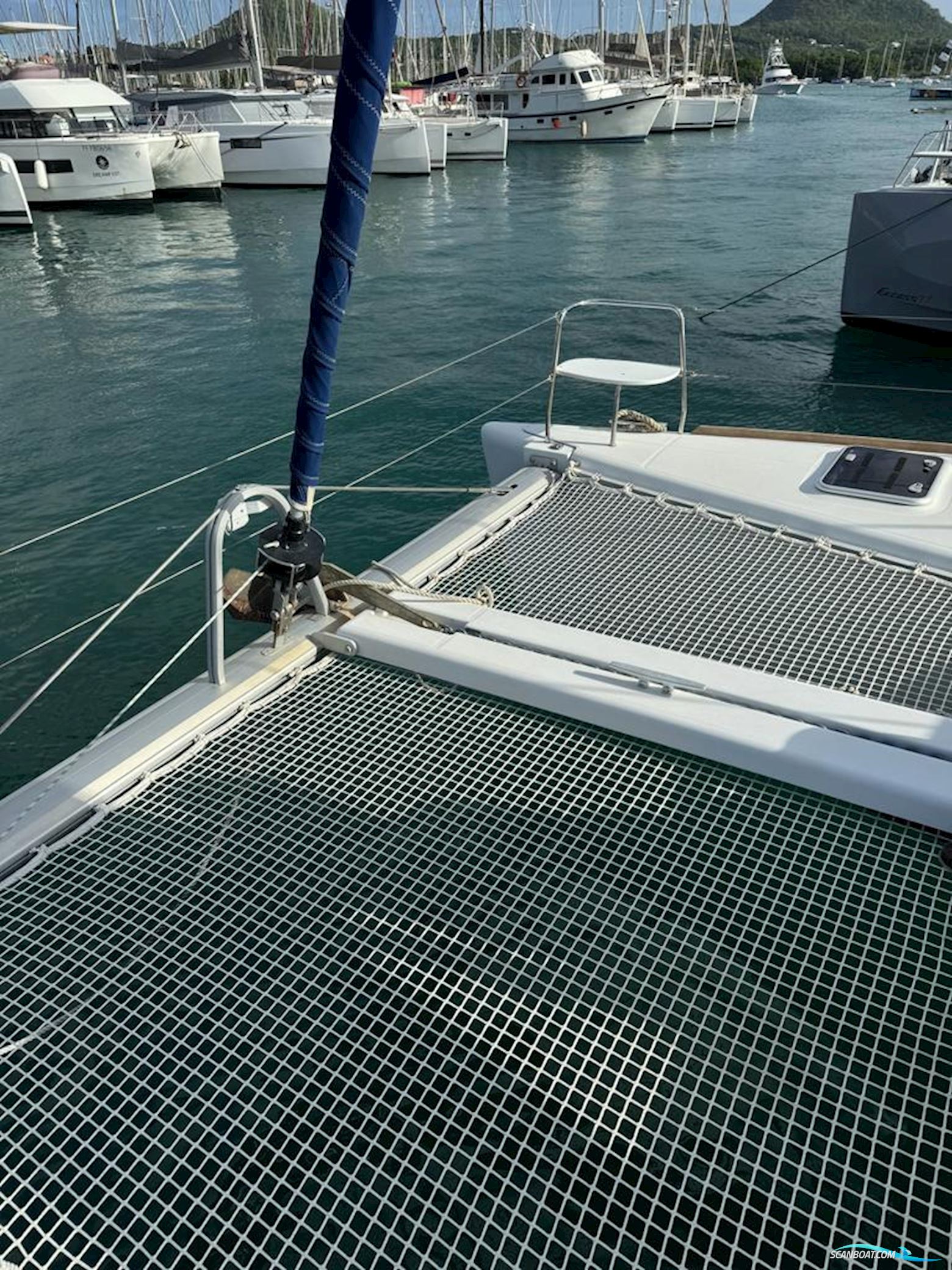 LAGOON  380