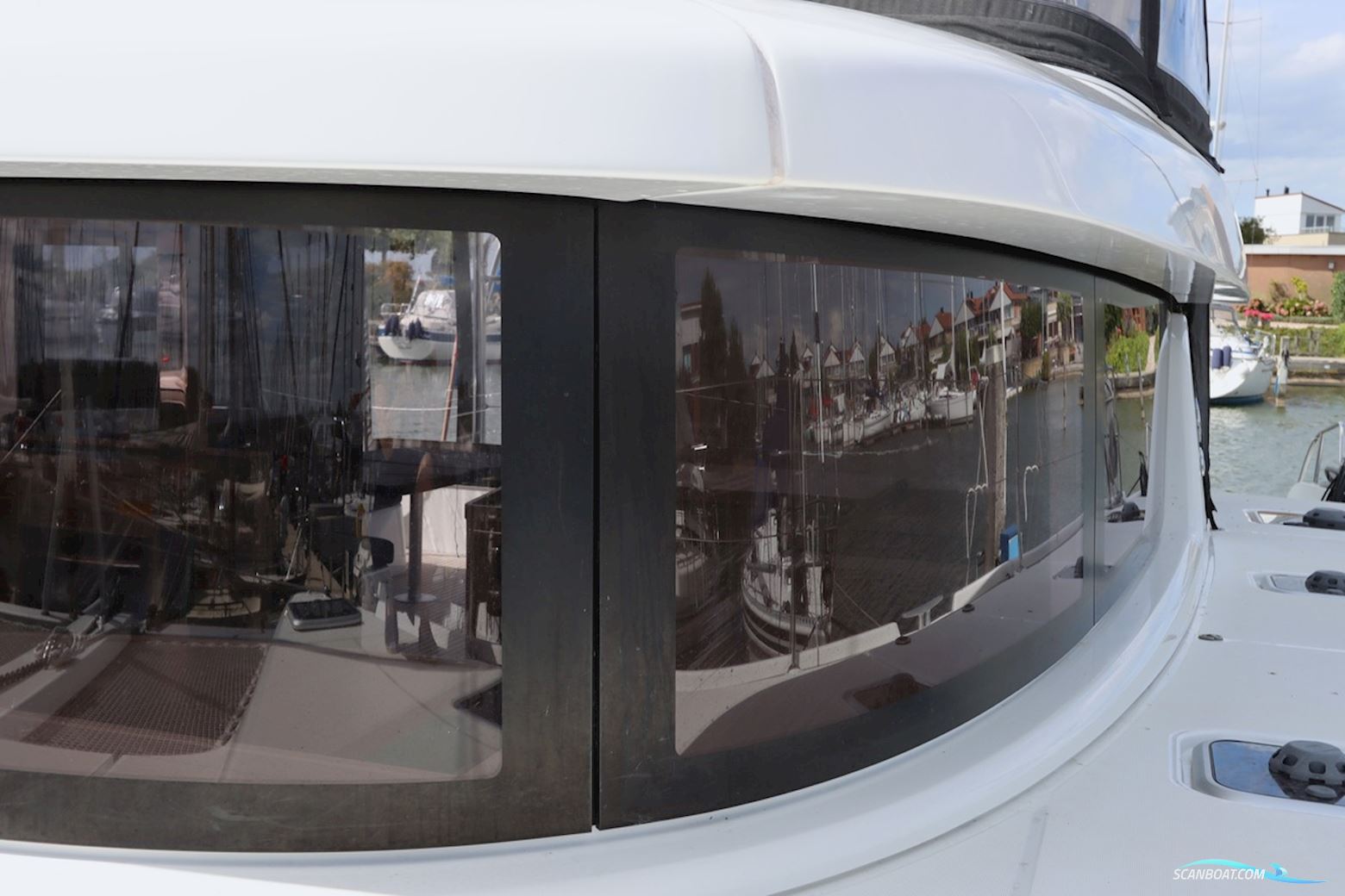 Lagoon 42 Full specs