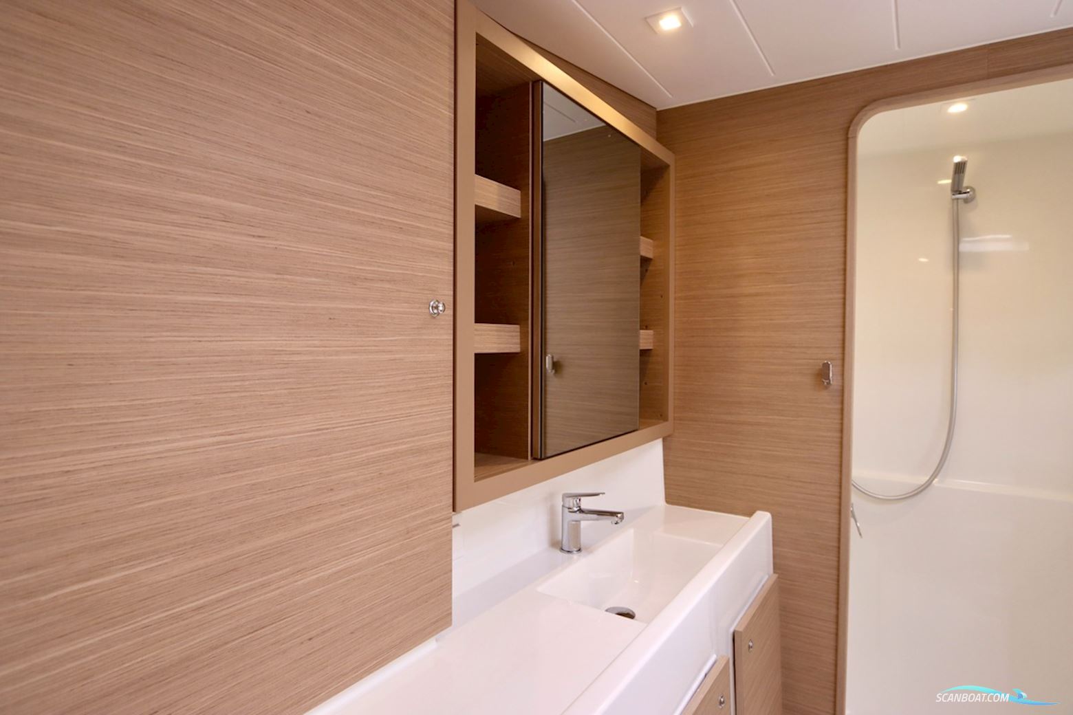 Lagoon 42 Full specs