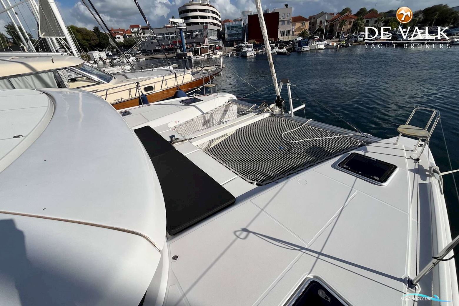 Lagoon 42