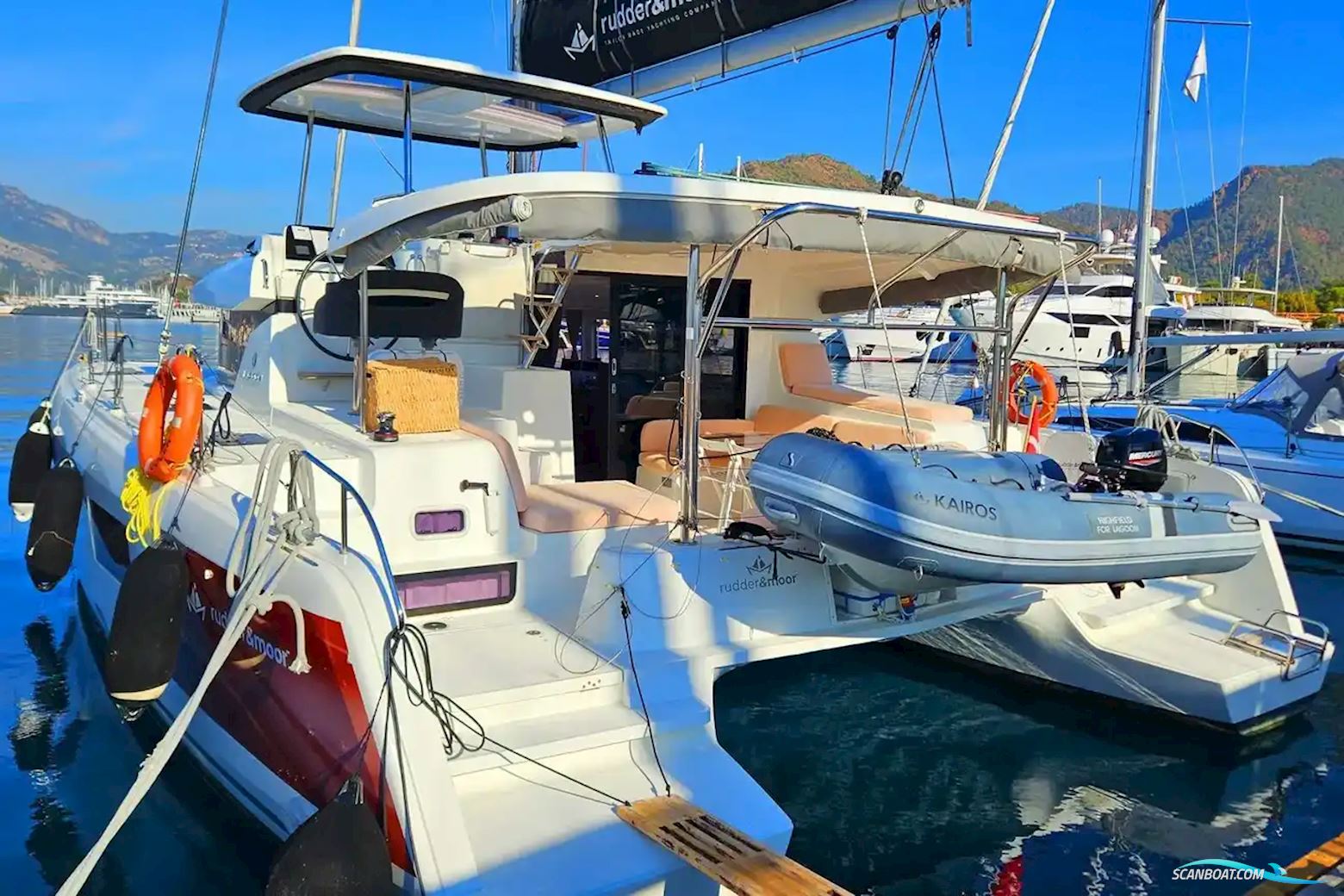 Lagoon 42