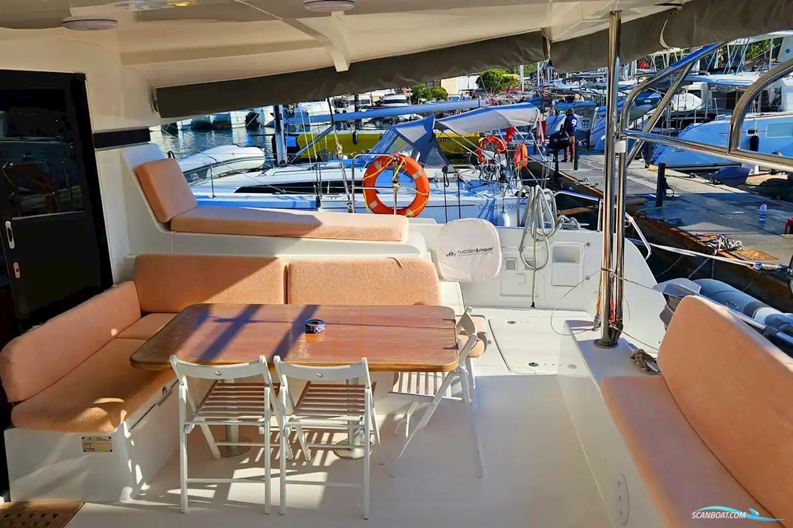 Lagoon 42