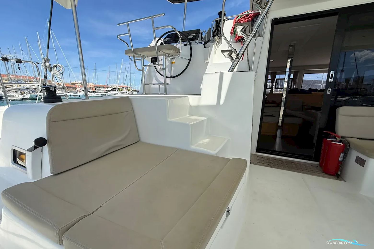 Lagoon 42