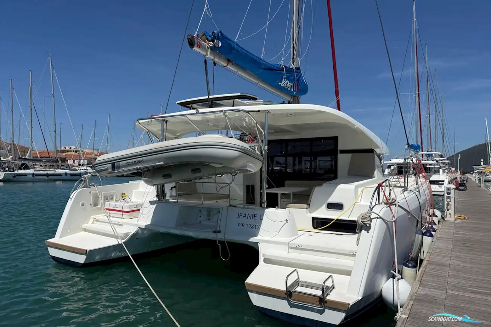 Lagoon 42