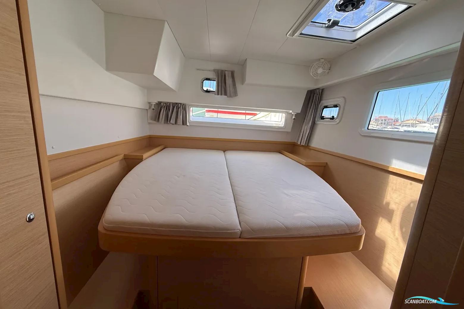 Lagoon 42