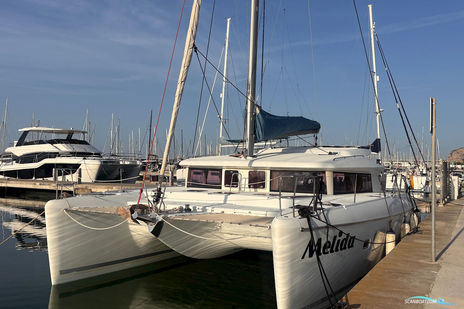 Lagoon 421