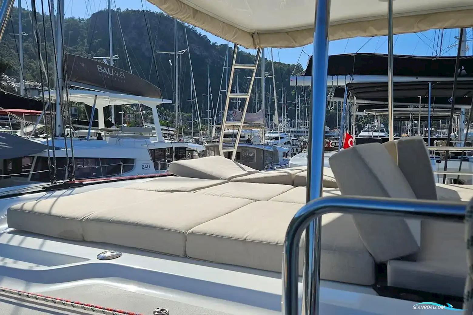 Lagoon 50