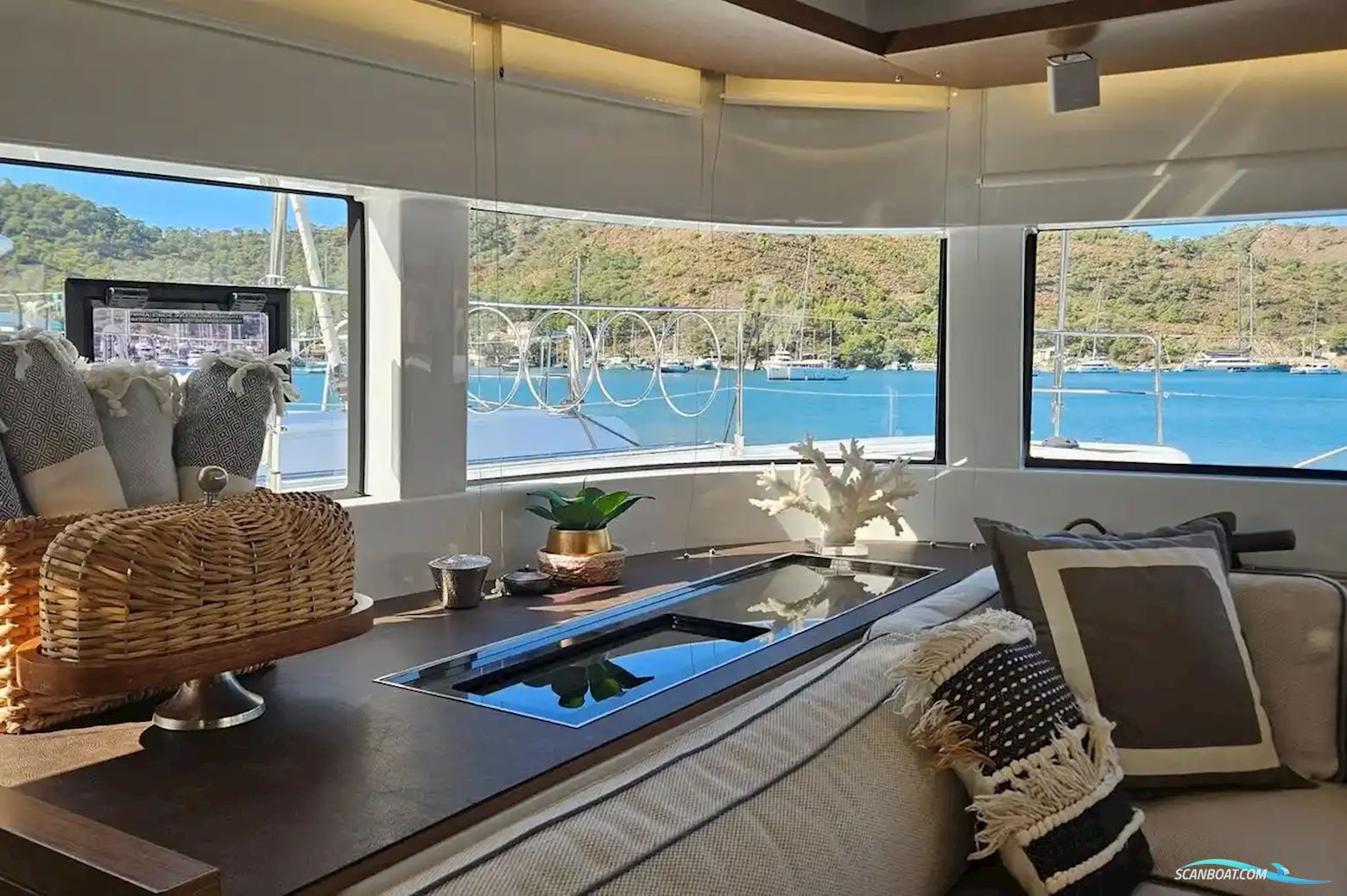 Lagoon 50