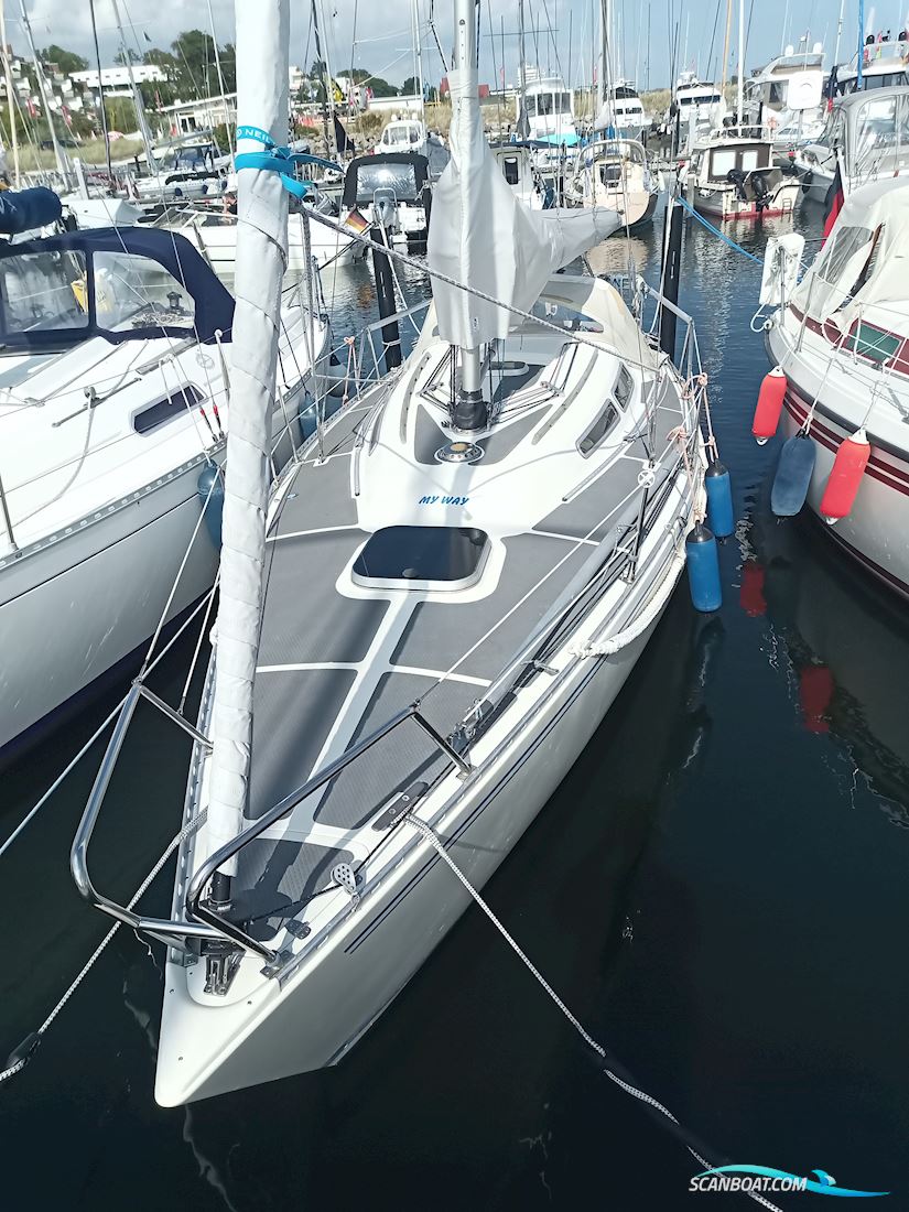 Larsen 28 Segelbåt 1987, med Volvo 2010  motor, Tyskland